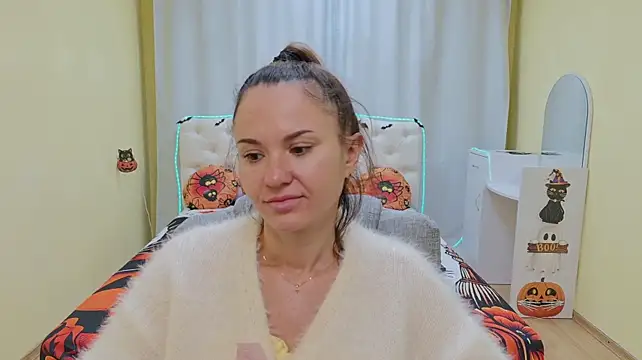 KaraCriegs live cam preview