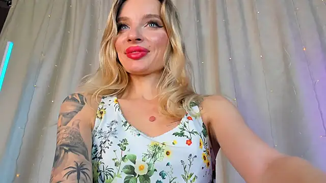 AlinaLovelyX live cam preview