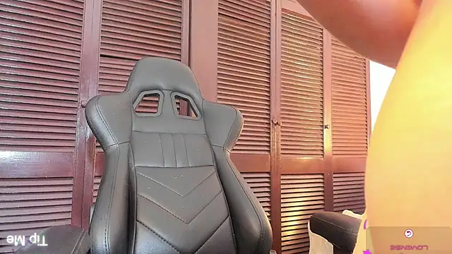SaraWatsonn live cam preview