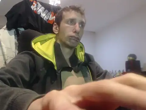 iLoveElusiveCats live cam preview