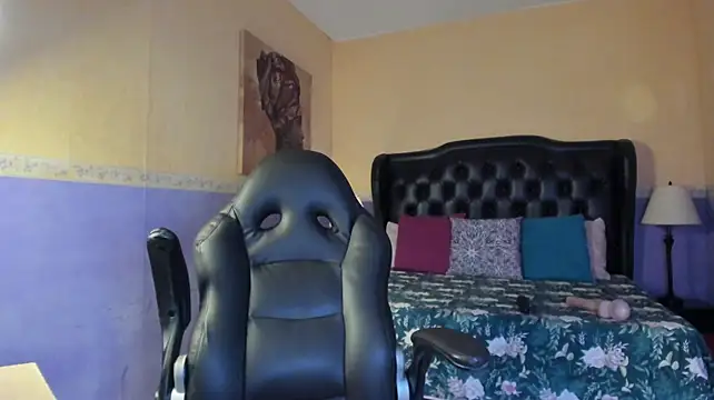 Tiara_Latina