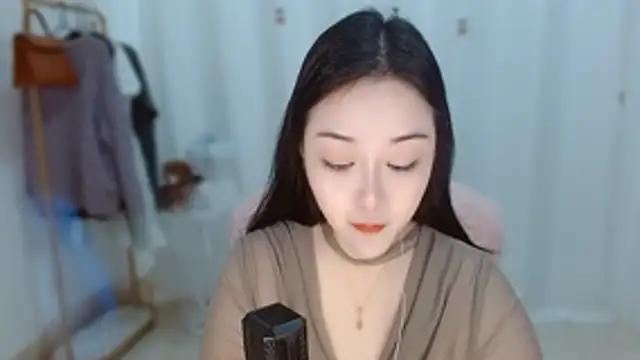 Amy-cnbaby