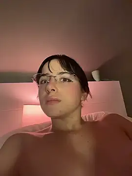 MikaScarlet webcam