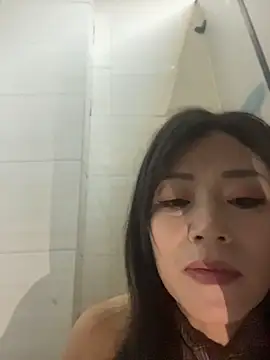Lipinger live cam on StripChat