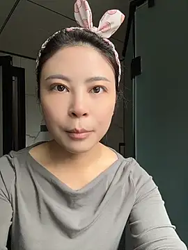 YaoYao8888 live cam on StripChat