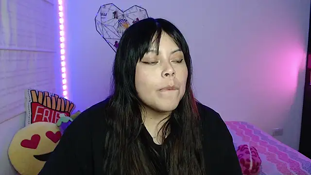 EllieMoonX webcam