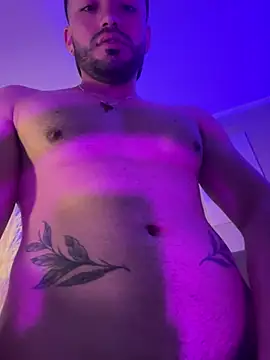 Alexander Diaz（Alexander_Diazz）