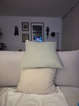 Rae_Lil_White live cam on StripChat