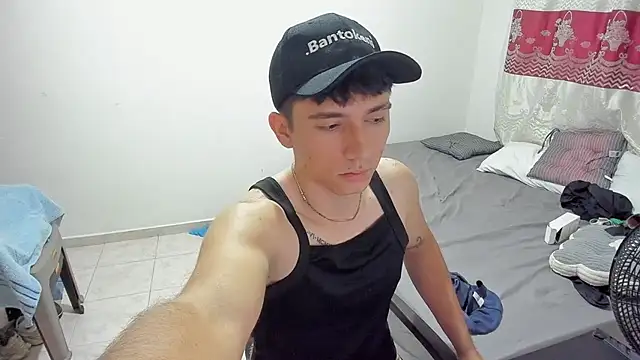 ChicoMaloFfF live sex cam