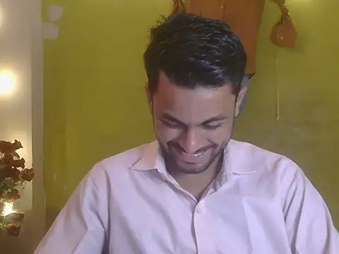 Stubborndesiboy live cam preview