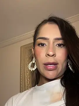Mau_White webcam