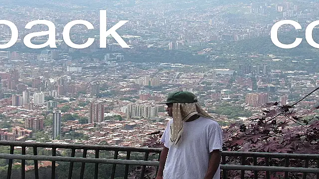Larry-n-clouds live cam preview