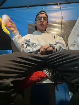 Andres_boy252 live cam on StripChat