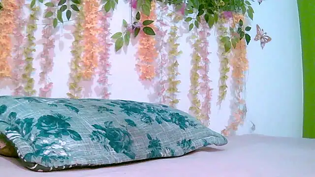 Crysrus live cam preview