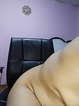 loveHoney02 live cam on StripChat