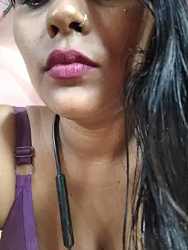 Jasmine_Januja live cam preview
