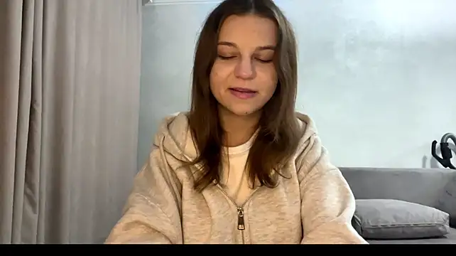 HwaTrippel live cam preview