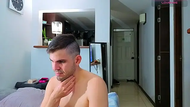 Matiashorney live cam preview