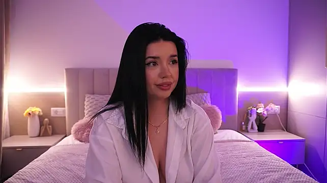 LaraAnnee live cam preview