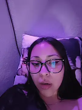 Bella-Gema live cam on StripChat