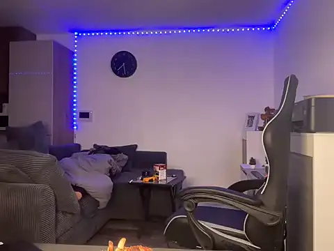 Luckymsa live cam on StripChat