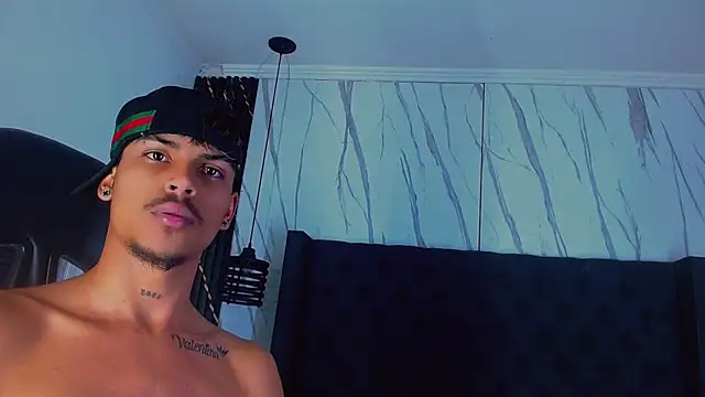 Angel_foxc13 live cam preview