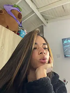 Milleradhara24 live cam on StripChat