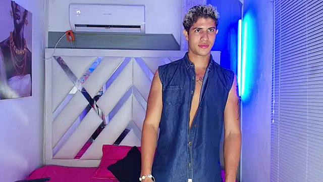 dominic_connor live cam preview