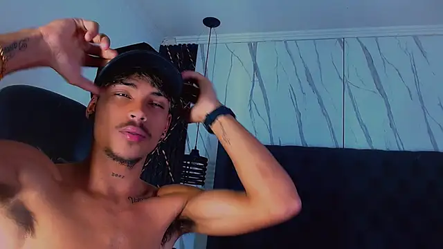 Angel_foxc13 live cam preview