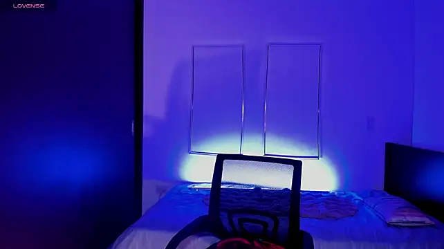 MeganWhite3 live cam preview