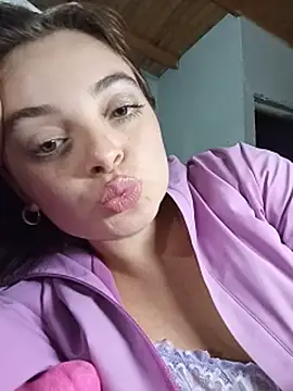 Emmacut live cam preview