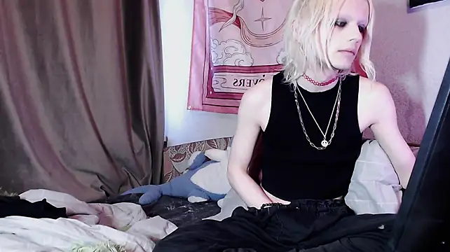 Alien_Bella