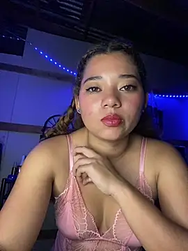 Rico02j live cam on StripChat