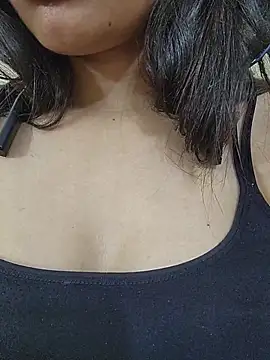 CuteSarikaLIVE webcam