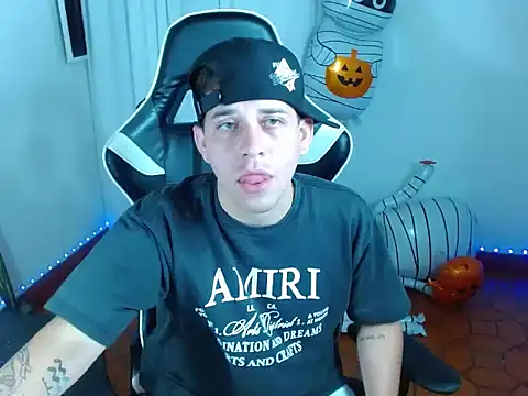 420Liam live cam on StripChat