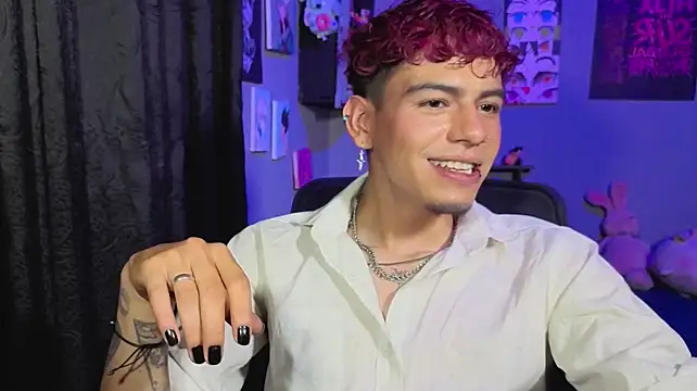 MikeyKuro live cam preview