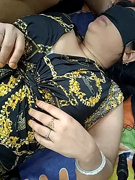 OneLifeBabby live cam on StripChat