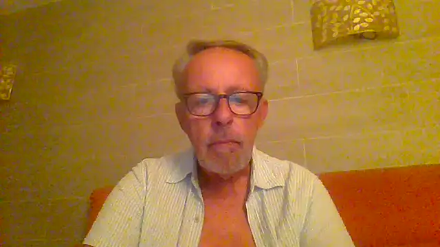 tuggy59 (M grandpa) - cumming with my vibrator