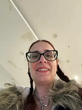 NataKitten live cam on StripChat