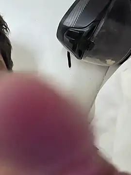 RoscoesWRLD live cam preview