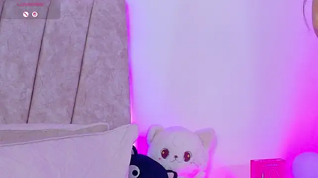 Maddie_Evanss live cam on StripChat