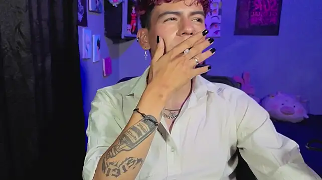 MikeyKuro live cam preview