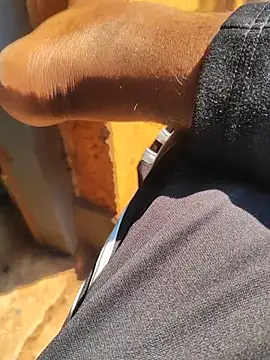 Brown_Munda047 live cam preview