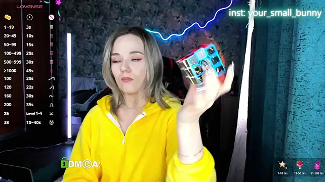 Your_small_bunny live cam preview
