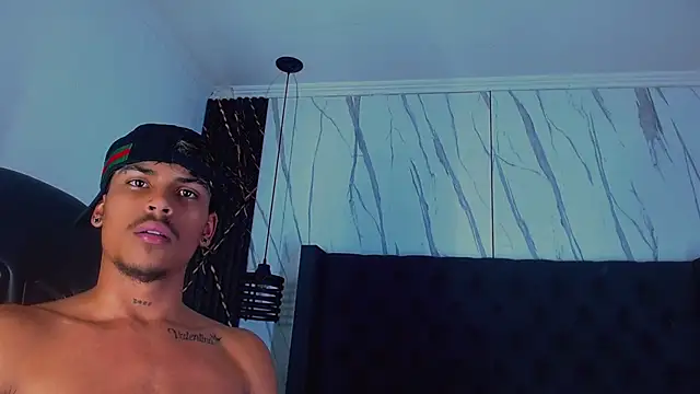 Angel_foxc13 live cam preview