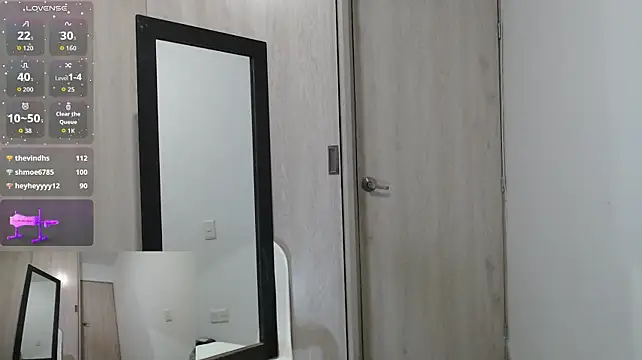 Tinymilf__ live cam preview