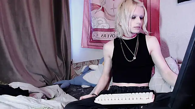 Alien_Bella