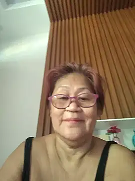 Sunflower1956 live cam on StripChat