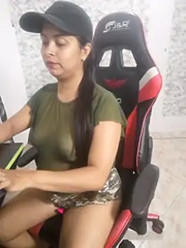 Zarinamoon live cam on StripChat