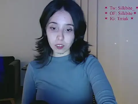babyluna_8_8 live cam preview